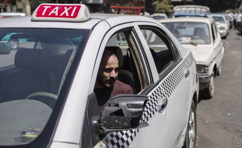 Parliament Approves Law to Install GPS Trackers on Taxis in Egypt