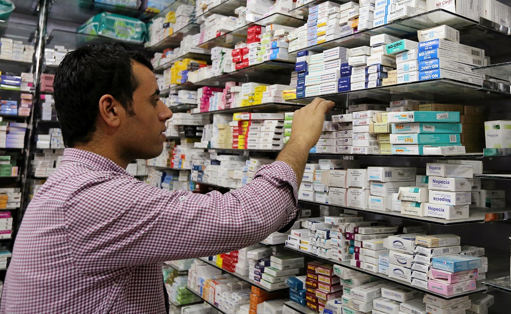 Head of Egyptian Pharmacist Syndicate Warns from Pharmacy School Enrollment 