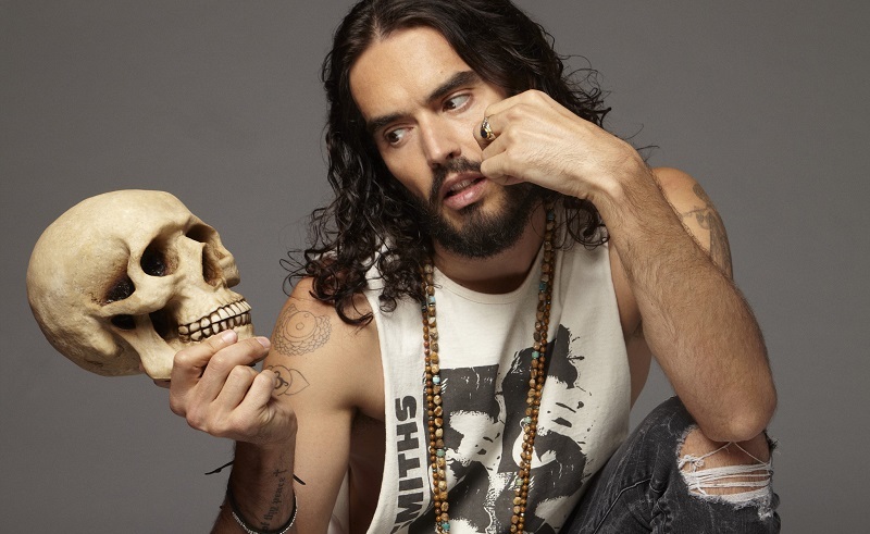 British Comedian Russell Brand in Negotiations to Star in Upcoming Egypt-Set Movie 'Death on the Nile'