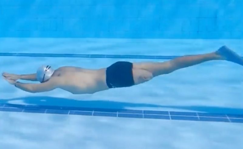 One-Legged Egyptian Man Breaks Two World Records for Swimming
