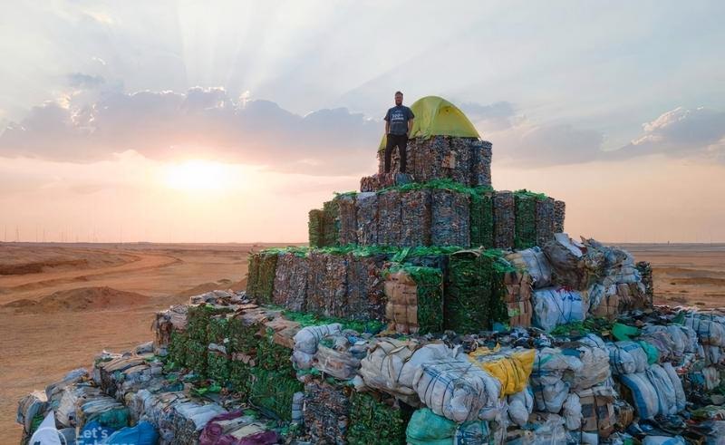 Activist Creates Pyramid Out of One Million Bottles From Nile River