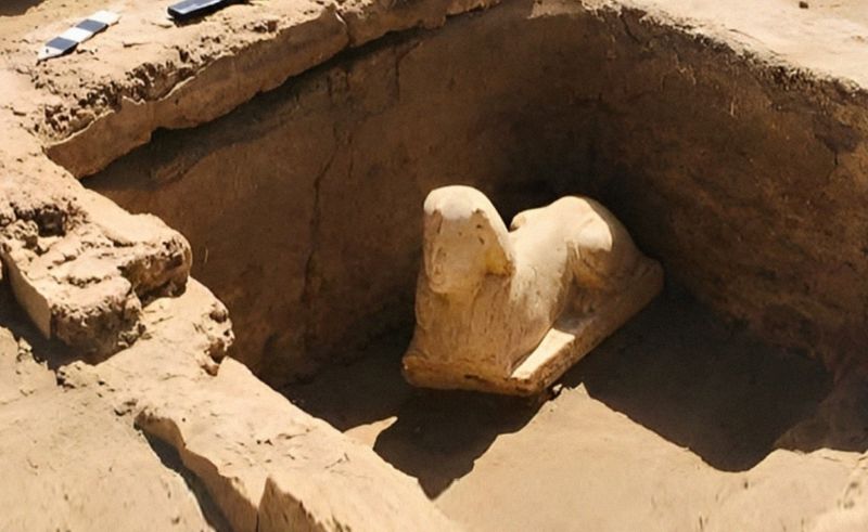 Ain Shams University Team Discovers Smiling Sphinx in Dendera Temple