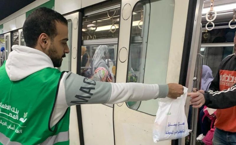 Cairo Metro Offers Iftar Meals to Passengers During Ramadan