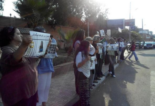 Women Stand In Solidarity with Egyptian Detainees Outside Ittihadeya