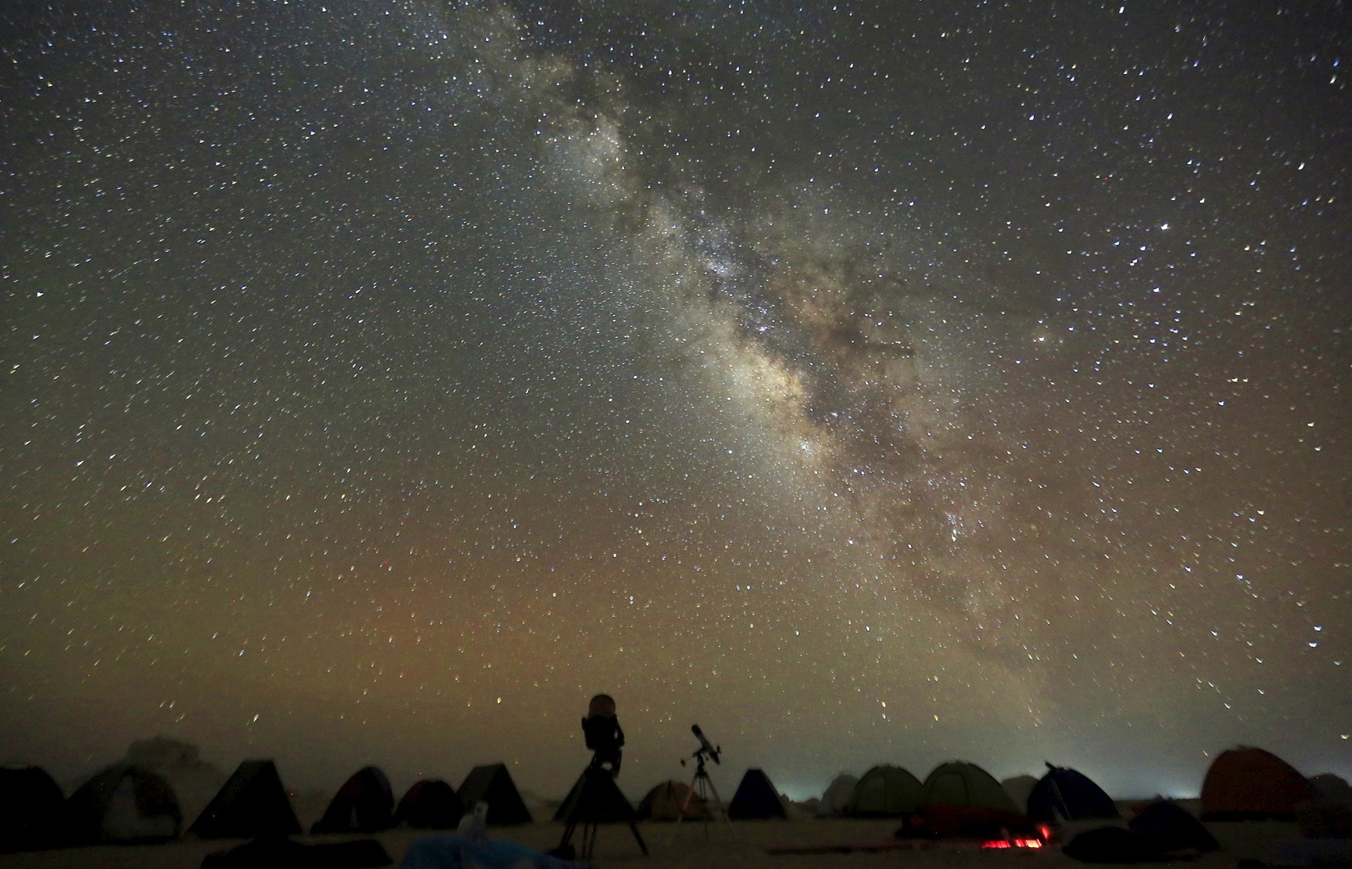 4 Mindblowing Spots to See This Week's Meteor Shower