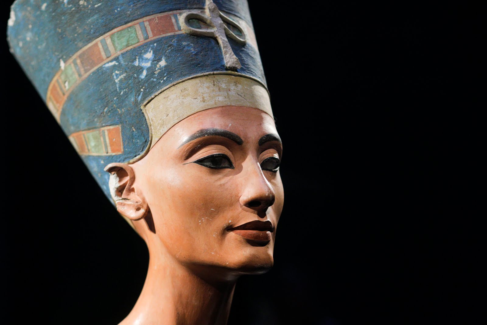Are We Close to the Discovery of the Century? Nefertiti's Secret Resting Place