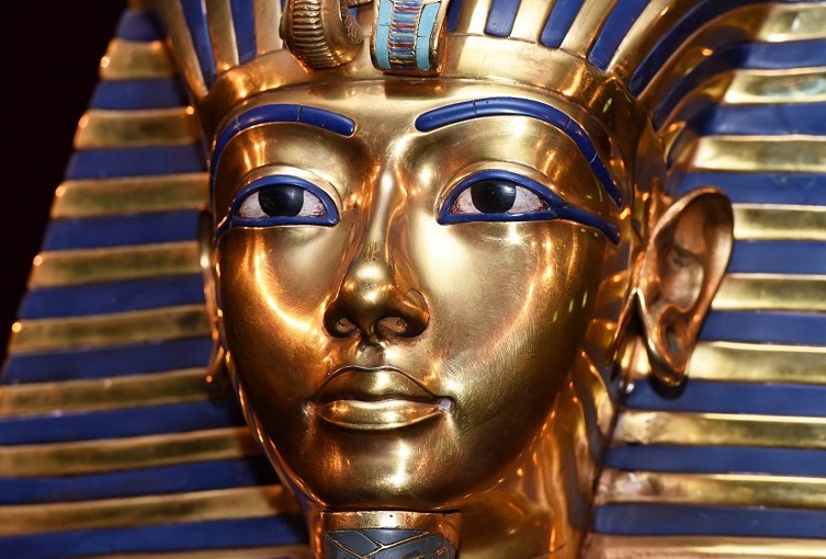 Eight Egyptian Museum Employees to Be Tried For Botched Tutankhamun Mask Repair Job