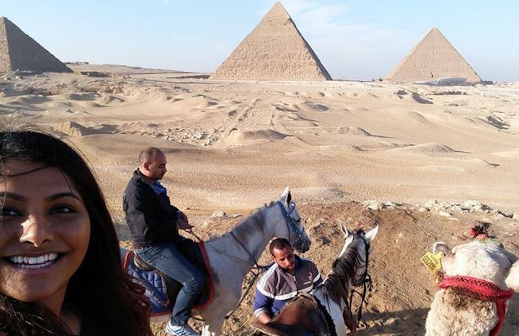 Awesome UK Tourist Visiting Egypt Invites Her Uber Driver To Sightsee With Her