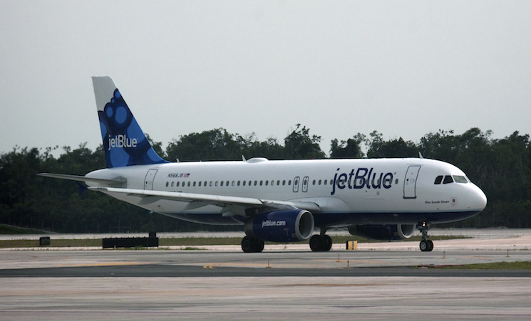 Two Muslim Women Kicked Off JetBlue Flight for ‘Staring’ at Flight Attendant