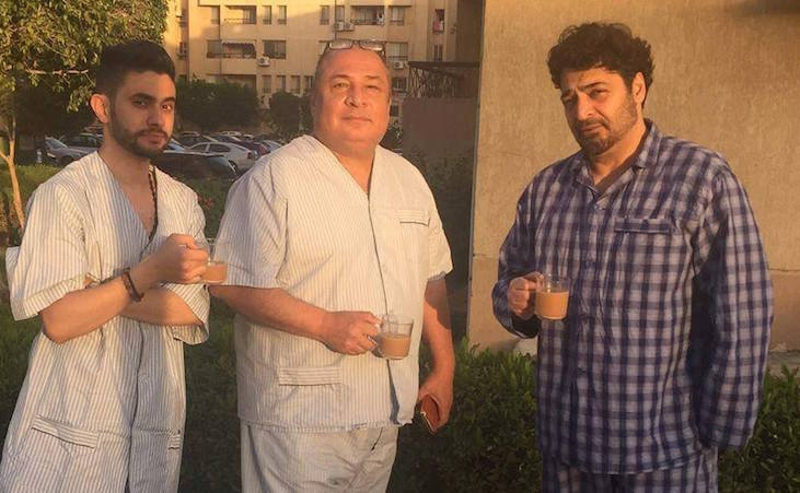 Egyptian Singer Hameed el-Sha'eri Spotted on the Streets of Rehab in His Pyjamas