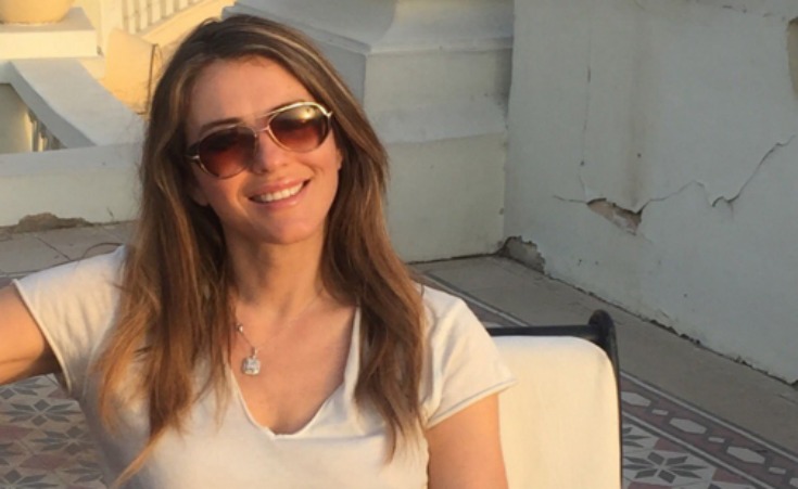 7 Hilarious Ways Egyptians Welcomed Elizabeth Hurley To Luxor