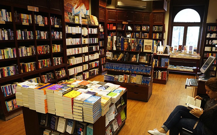 If there is one bookstore we can never get enough of, it’s Diwan. 