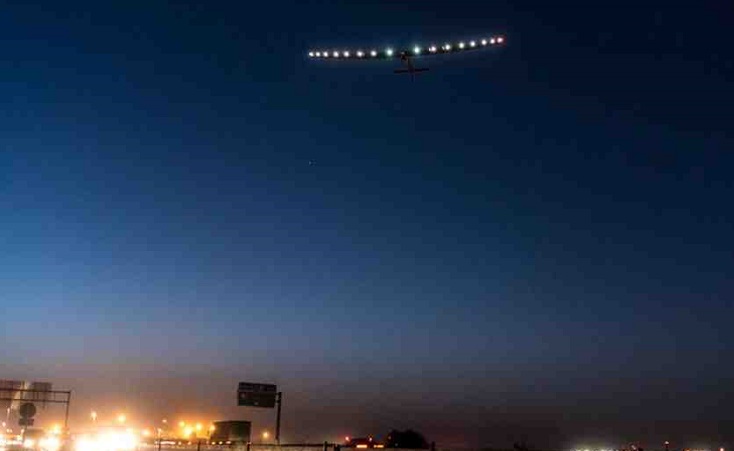 It's Not a UFO, It's the Zero-Emission Solar Impulse 2 Heading for Cairo