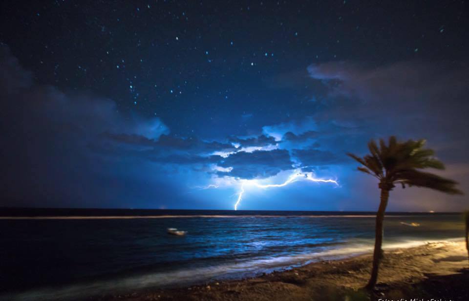 7 Incredible Photos Of Dahab's Thunderstorm Last Night