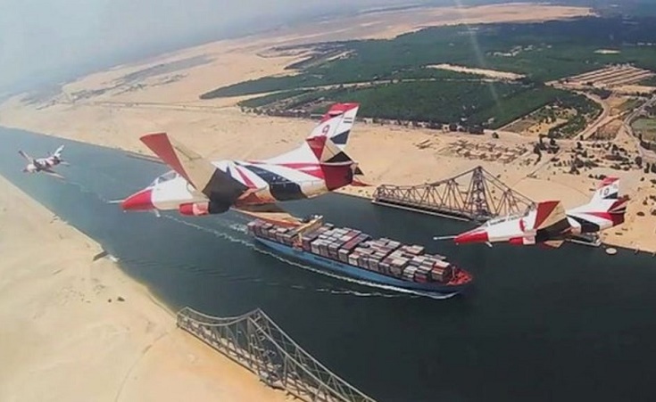 Suez Canal Annual Revenues Drop for Second Year in a Row