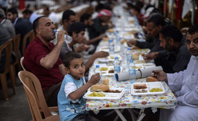 Amr Adib Fiercely Criticises Egypt's New Ramadan 'Mercy Tables' Regulations
